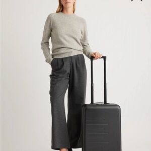 Quince Small Expandable Carry On Black